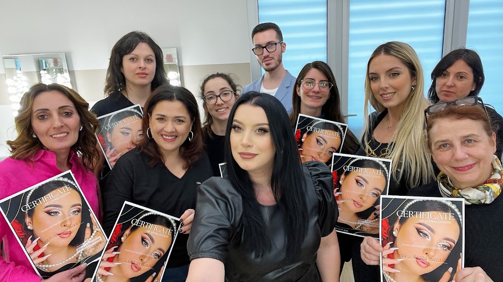 Emilia Ungureanu Makeup & Beauty School