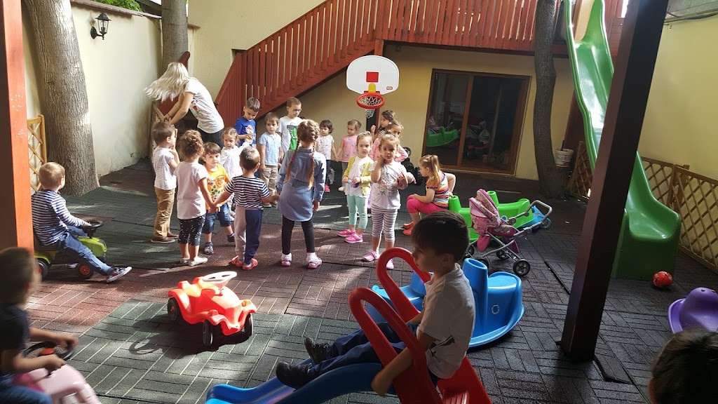 Gradinita FREE CHILDREN Gradinita FREE CHILDREN