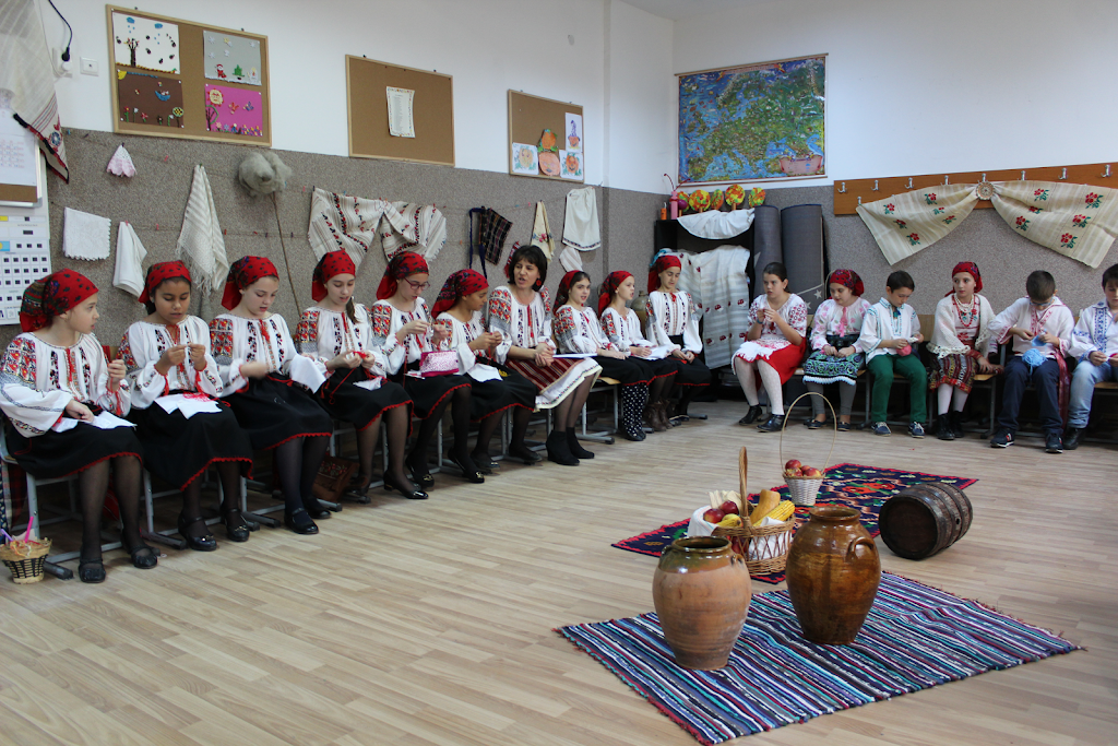 Liceul Teoretic „Radu Popescu” Liceul Teoretic „Radu Popescu”