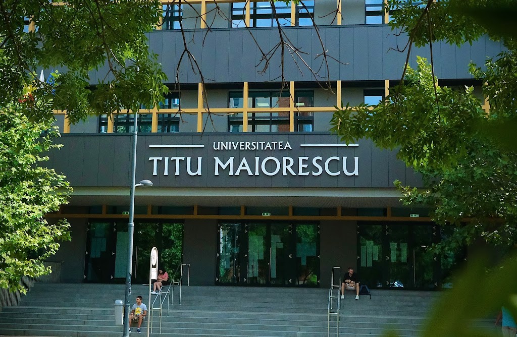Universitatea Titu Maiorescu din București - Corp V